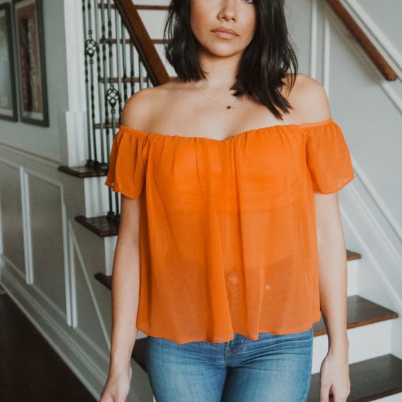 NWT Off-The-Shoulders Short Sleeve Top - Picture 5 of 6